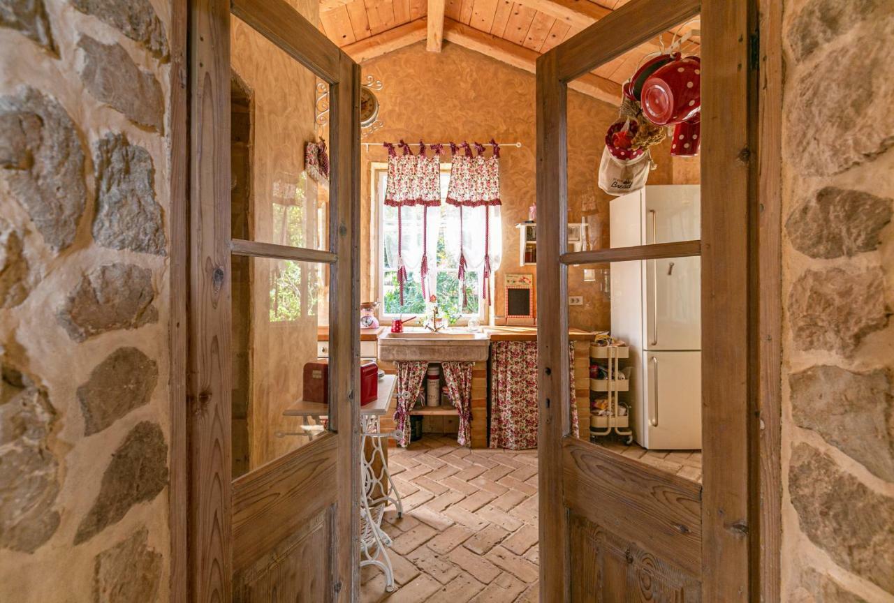 Villa Festina Lente - Cosy & Authentic Villa With Private Heated Pool Dobrinj Exterior foto